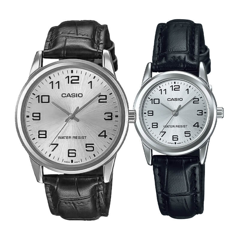 Pack Relojes Casio Clásicos con Correa de Cuero – Esfera Plateada para Él y Para Ella