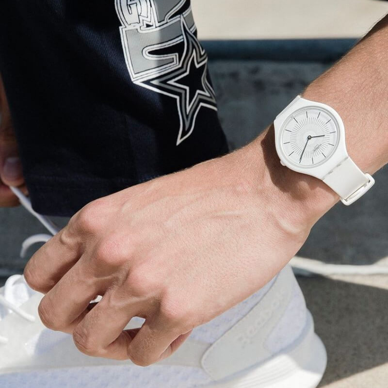 Reloj Análogo Swatch Mujer SVOW100