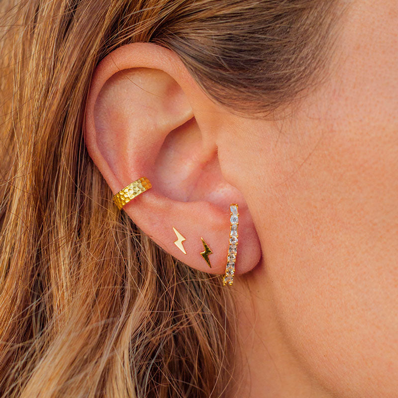 Ear Cuff Martillado Bañado en Oro