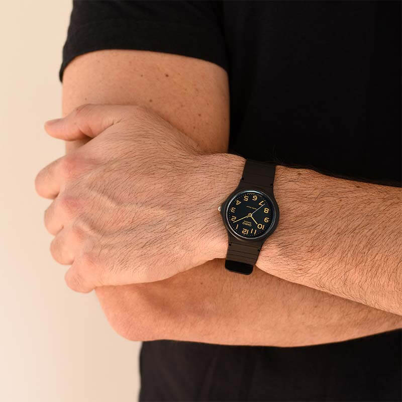 Reloj CASIO - MQ-24-1B con cronometraje regular