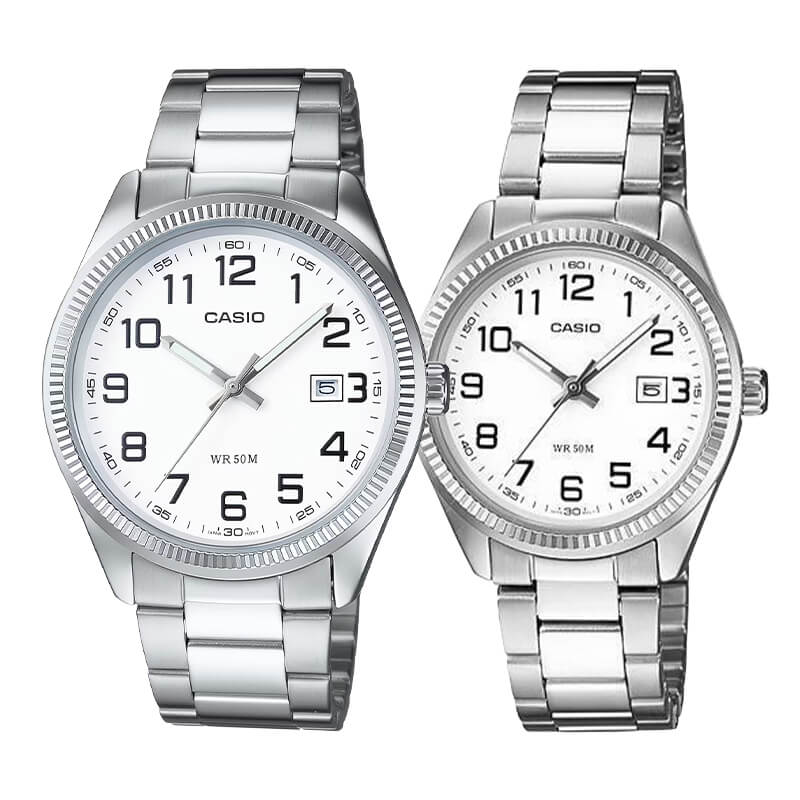 Pack Relojes Casio Clásicos en Acero con Esfera Blanca – Para Él y Ella